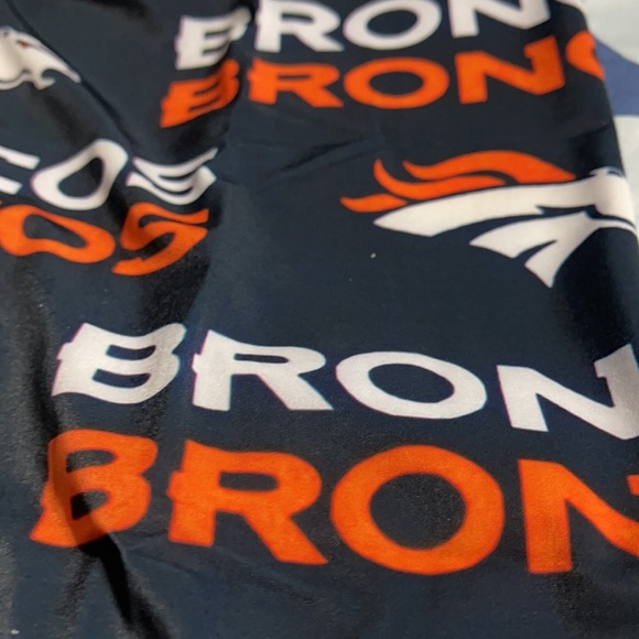 New Denver Broncos neck gaiter - Picture 3 of 3
